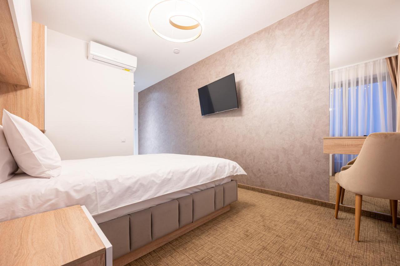 Klia Hotel Sînmartin Buitenkant foto