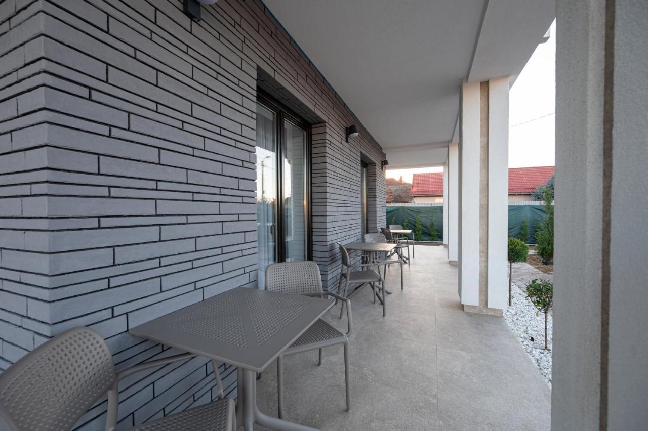 Klia Hotel Sînmartin Buitenkant foto