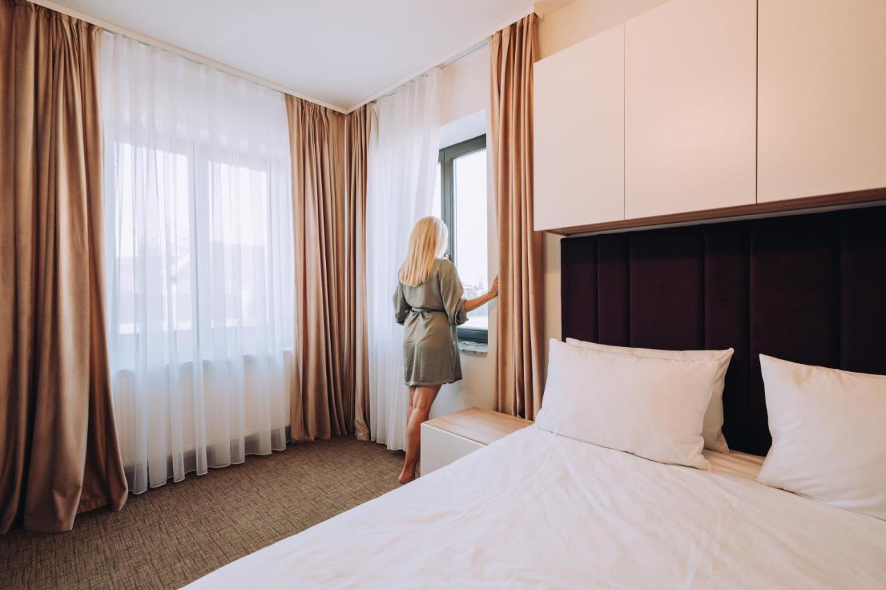 Klia Hotel Sînmartin Buitenkant foto